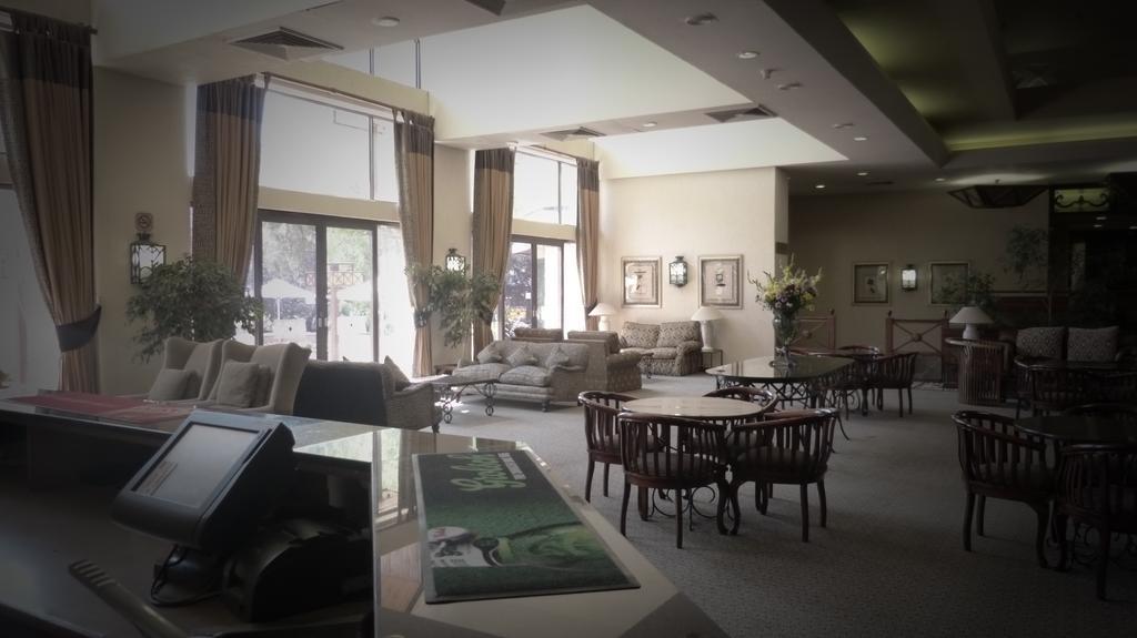 Black Mountain Leisure And Conference Hotel Groothoek Esterno foto