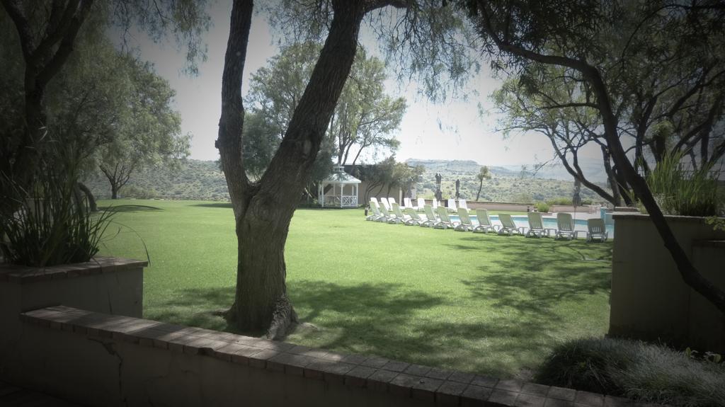 Black Mountain Leisure And Conference Hotel Groothoek Esterno foto