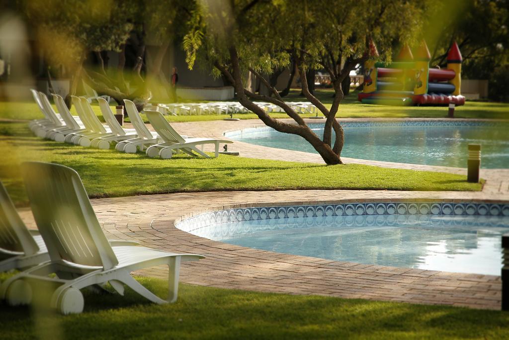 Black Mountain Leisure And Conference Hotel Groothoek Esterno foto