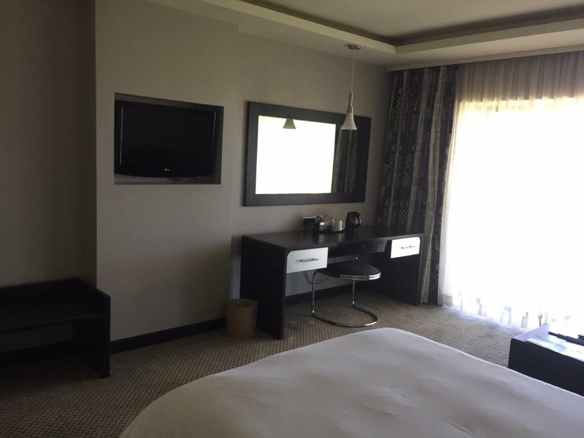 Black Mountain Leisure And Conference Hotel Groothoek Esterno foto